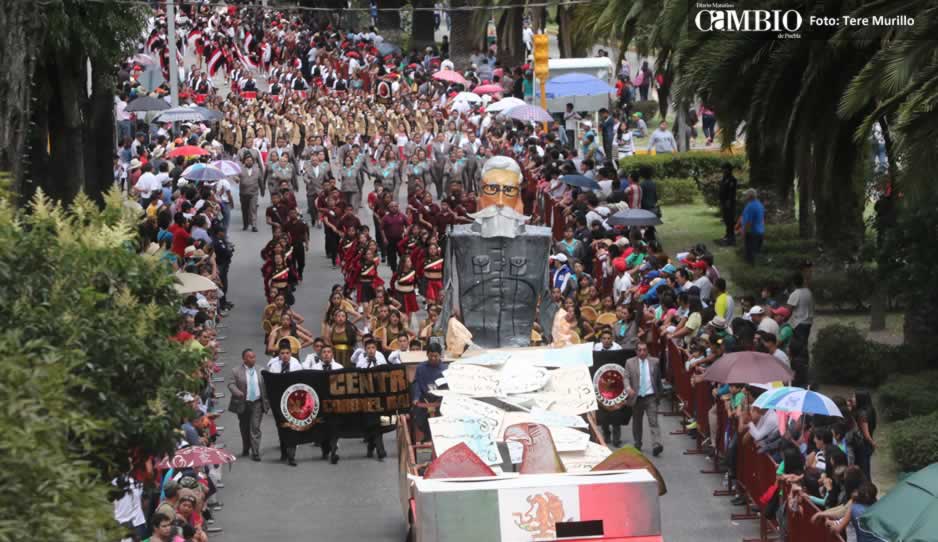 Así se vivió el desfile del 16 de septiembre en Puebla (FOTOS)