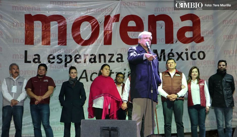 AMLO propone construir un nuevo acuerdo para mejorar la educación AMLO propone construir un nuevo acuerdo para mejorar la educación