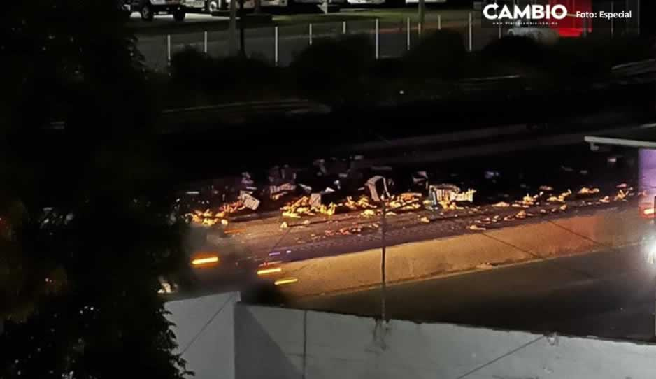 Vuelca Camioneta Cargada De Pollos En La M Xico Puebla