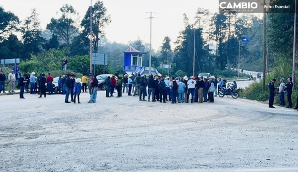 Precauci N Pobladores Bloquean De Nuevo La Carretera Zacapoaxtla La